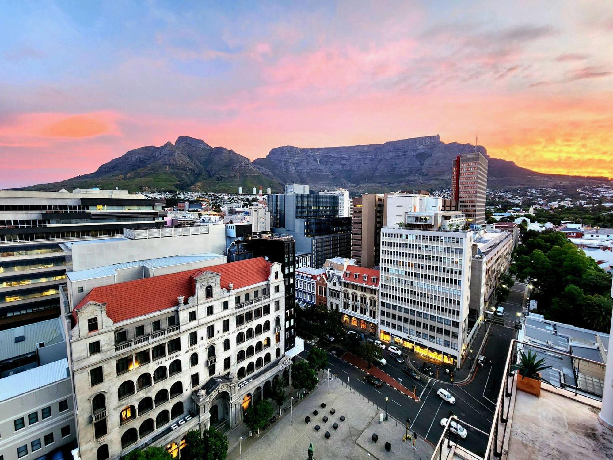 Centre Penthouse No Load Shedding *