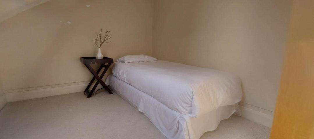 Centre Penthouse No Load Shedding Cape Town