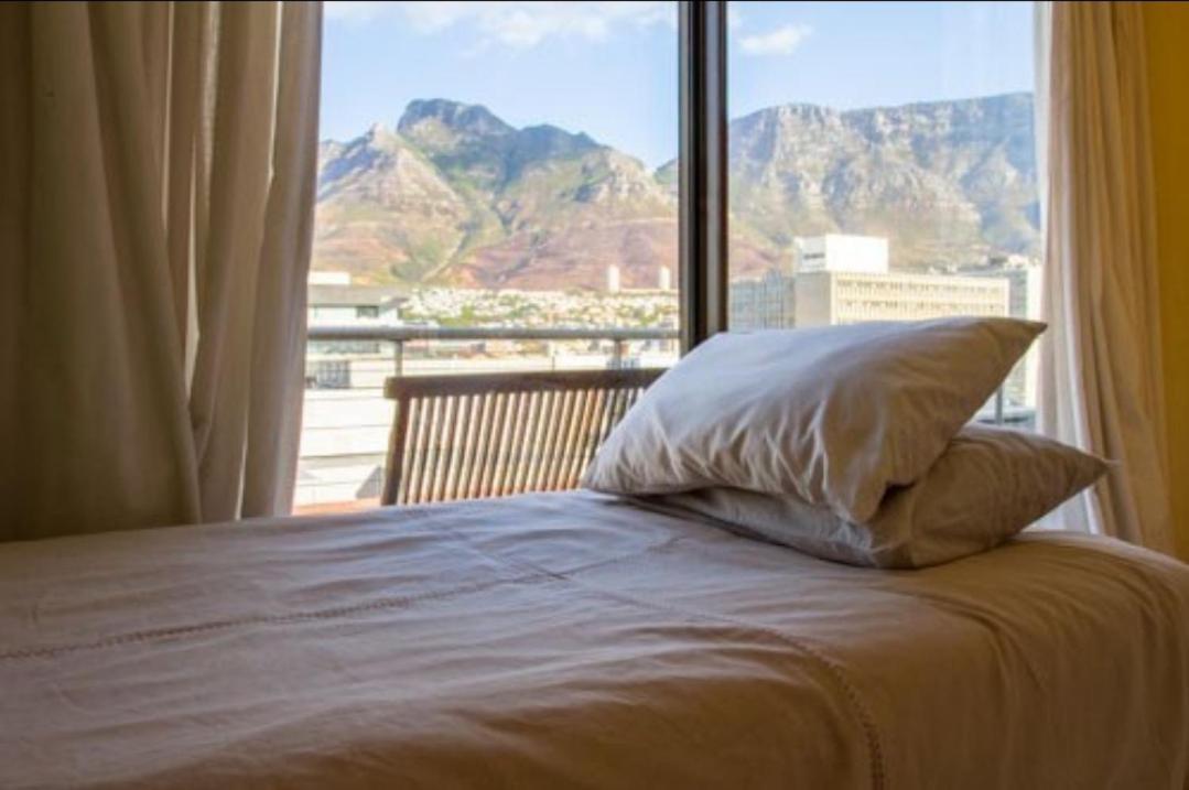 Centre Penthouse No Load Shedding Apartment Cape Town